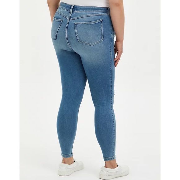 NWT TORRID Midfit Supersoft Skinny Jeans - Picture 5 of 12